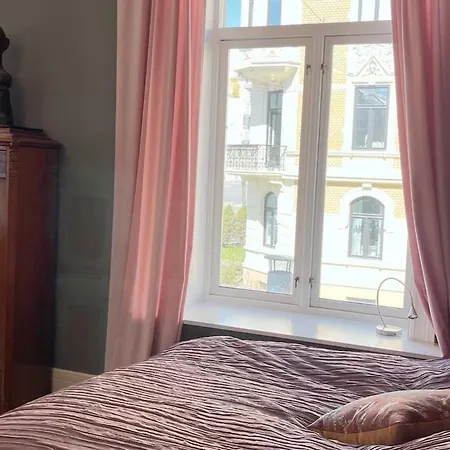 Frogner Central, Pool Table, 180 Sqm, 2 Bathrooms アパート オスロ