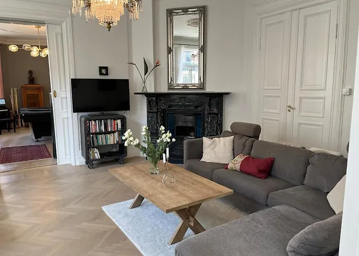 아파트 Frogner Central, Pool Table, 180 Sqm, 2 Bathrooms 오슬로