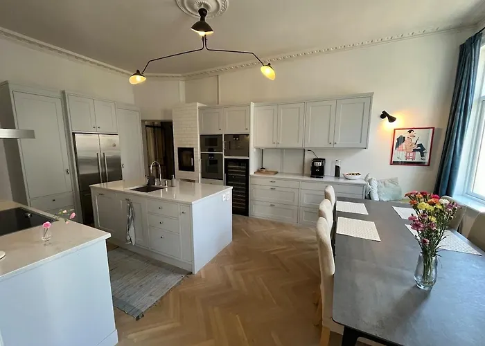 Frogner Central, Pool Table, 180 Sqm, 2 Bathrooms